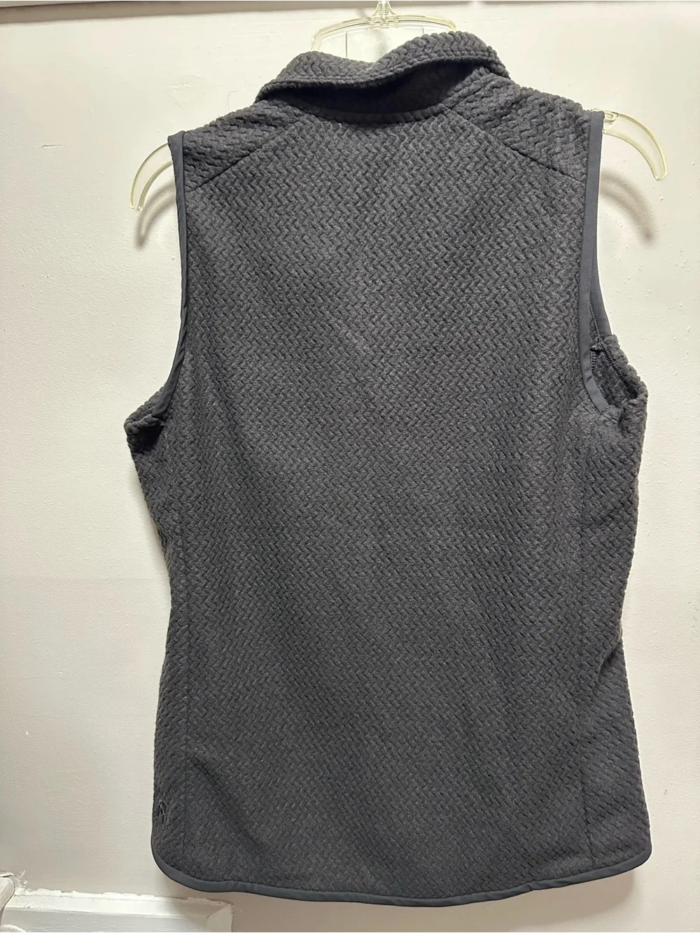 Patagonia Men's Dark Gray Quilted Fleece Vest with Chest Pocket